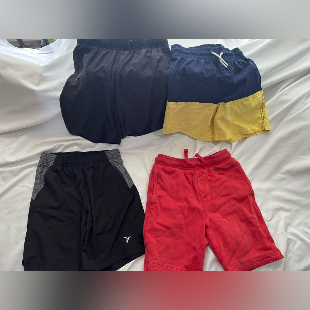 Old navy & gap boys shorts/bathing suit lot size medium